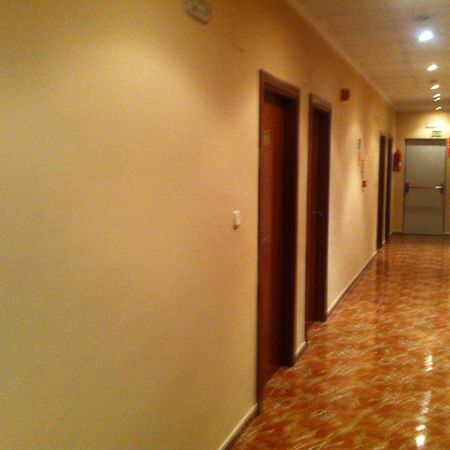 Hotel Манисес Экстерьер фото