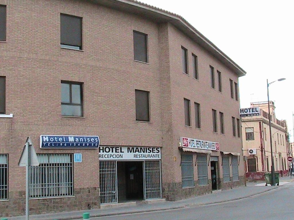 Hotel Манисес Экстерьер фото